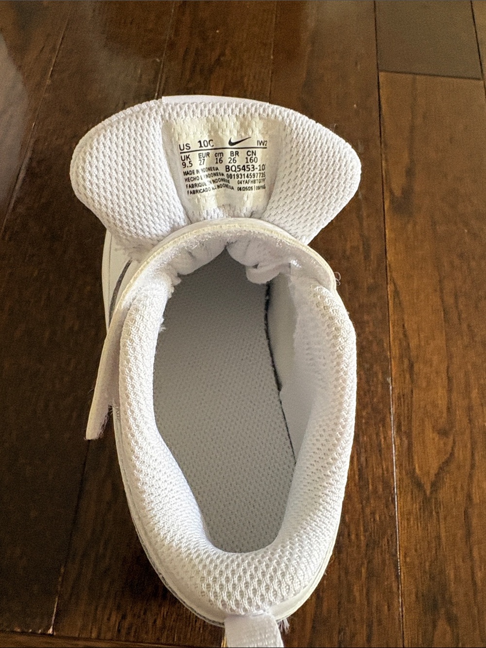 Nike Kids White Low-Top Sneakers - Picture 6 of 6
